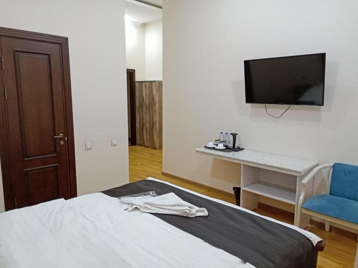 Queens 2 Hotel Ташкент Экстерьер фото