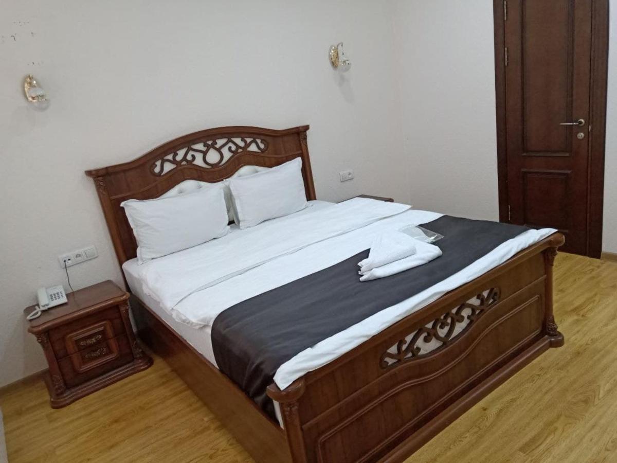 Queens 2 Hotel Ташкент Экстерьер фото